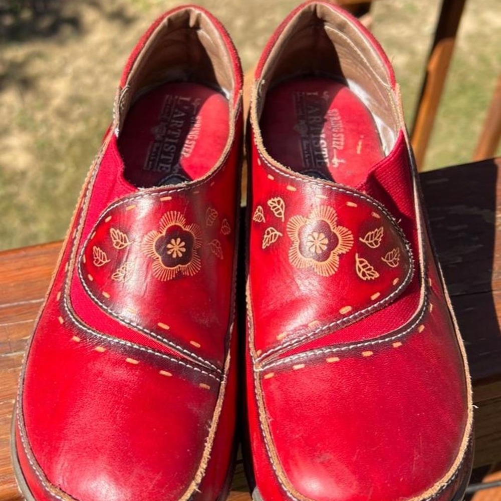Spring Steps L'Artiste Womens 6.5 7 EU 37 Burbank Red Leather Floral Clogs